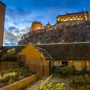 Castle View&grassmarket Studio Flat With Luxury Bathroom Edinburgh